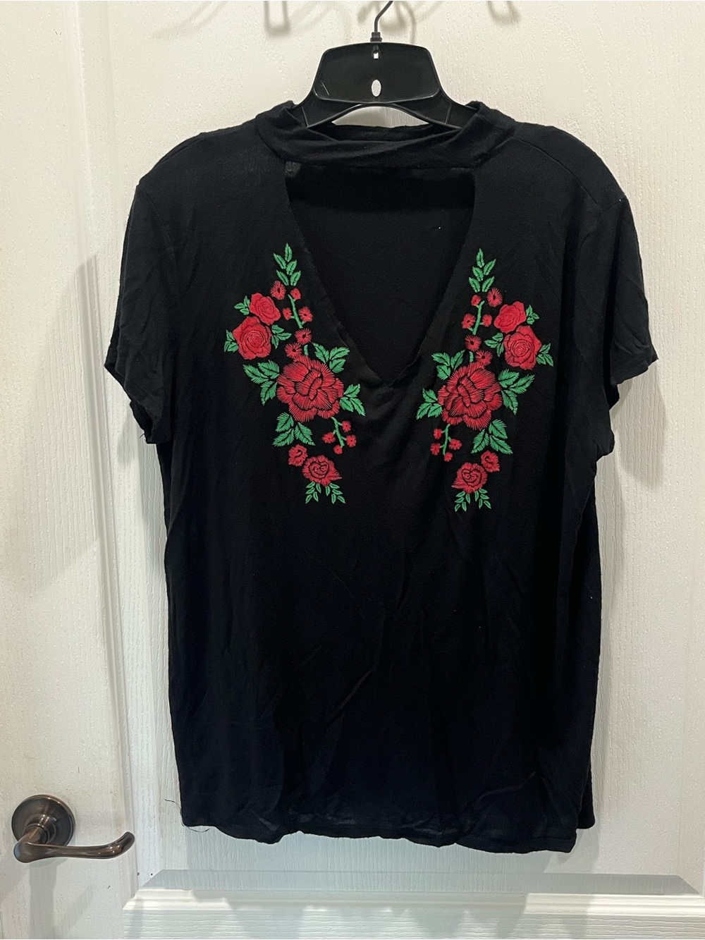 Black Short Sleeve Women's V-Neck Top with Red Rose Embroidery